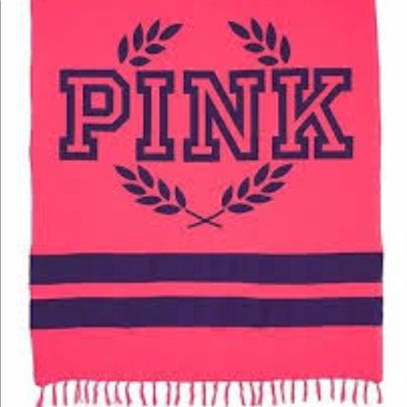 BNWT. Victoria Secret’s Beach Blanket - Picture 1 of 5